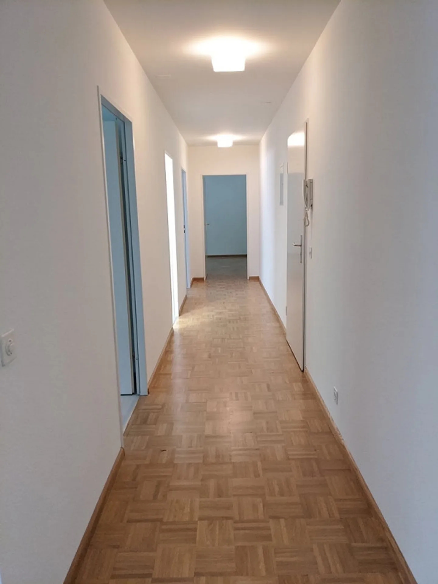 Appartement rénové 3.5 pièces avec terrasse dans le vieux village - Photo 8 sur 10