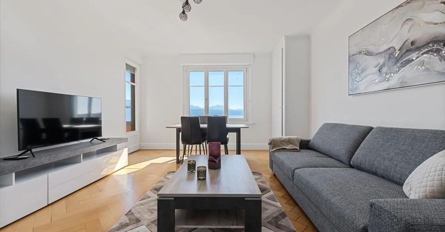 WUNDERBARE 2-ZIMMER-WOHNUNG MIT PANORAMABLICK - PULLY - Foto 1 von 5