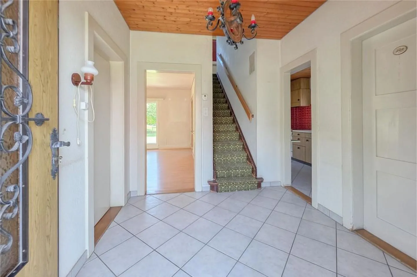 Maison individuelle indépendante dans un quartier résidentiel prisé à Spiegel près de ... - Photo 4 sur 13
