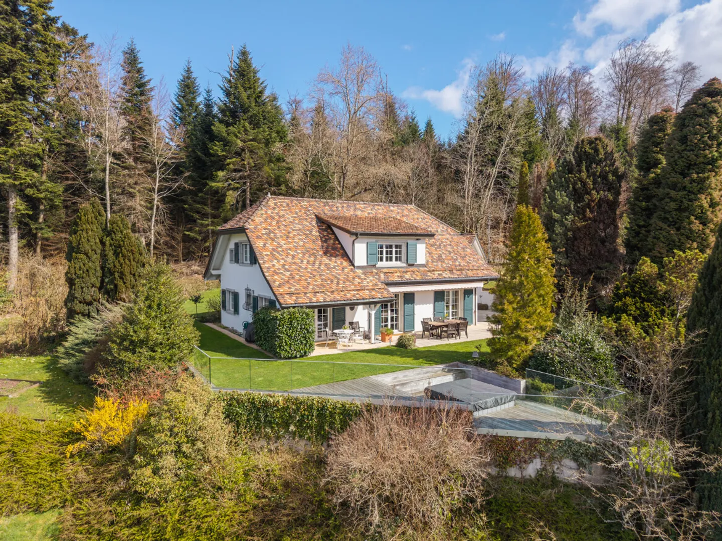 Exceptional Property in Absolute Calm - Photo 1 of 13