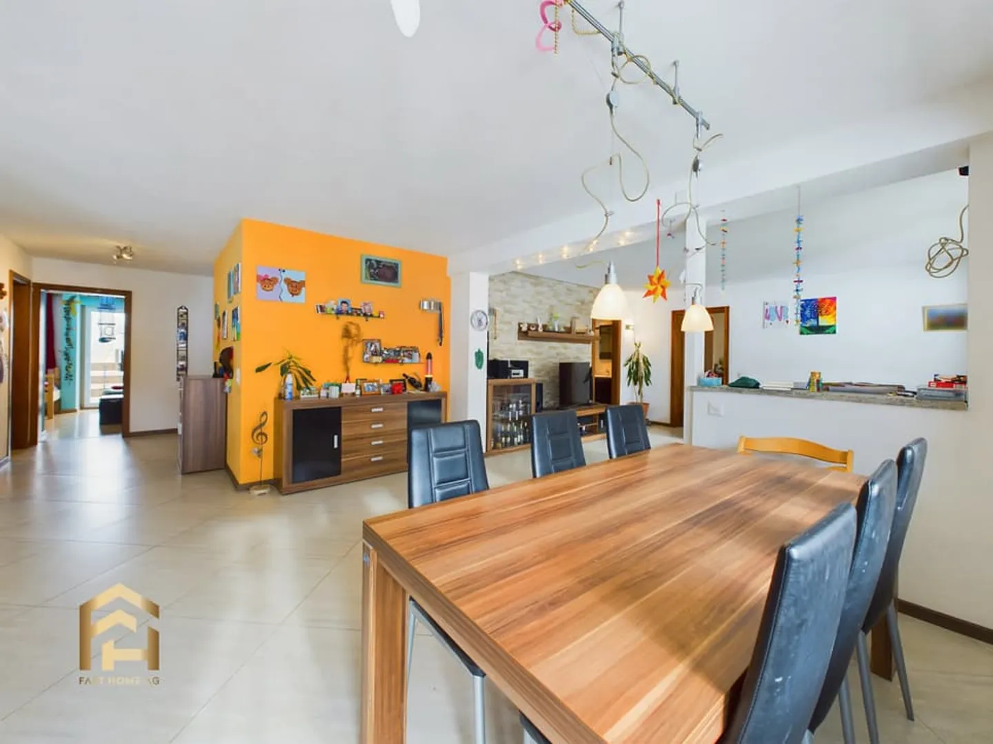 Grosszügige 6.5-Zimmer-Wohnung in Unterbäch - Foto 2 di 13