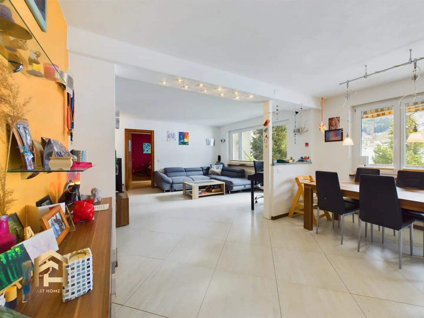 Grosszügige 6.5-Zimmer-Wohnung in Unterbäch - Foto 4 di 13