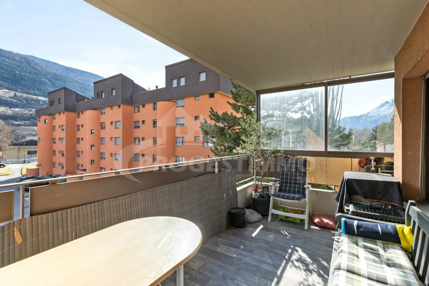 IDEALMENTE SITUATO VICINO ALL'OSPEDALE - Foto 6 di 10