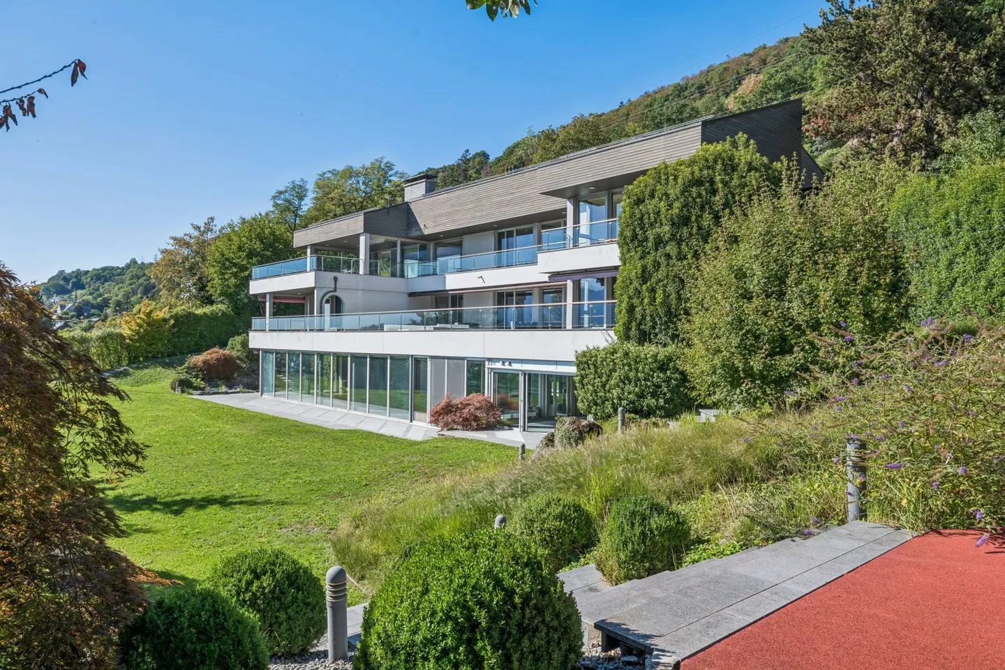 Master Property with Panoramic View of the Lake - Photo 13 of 13