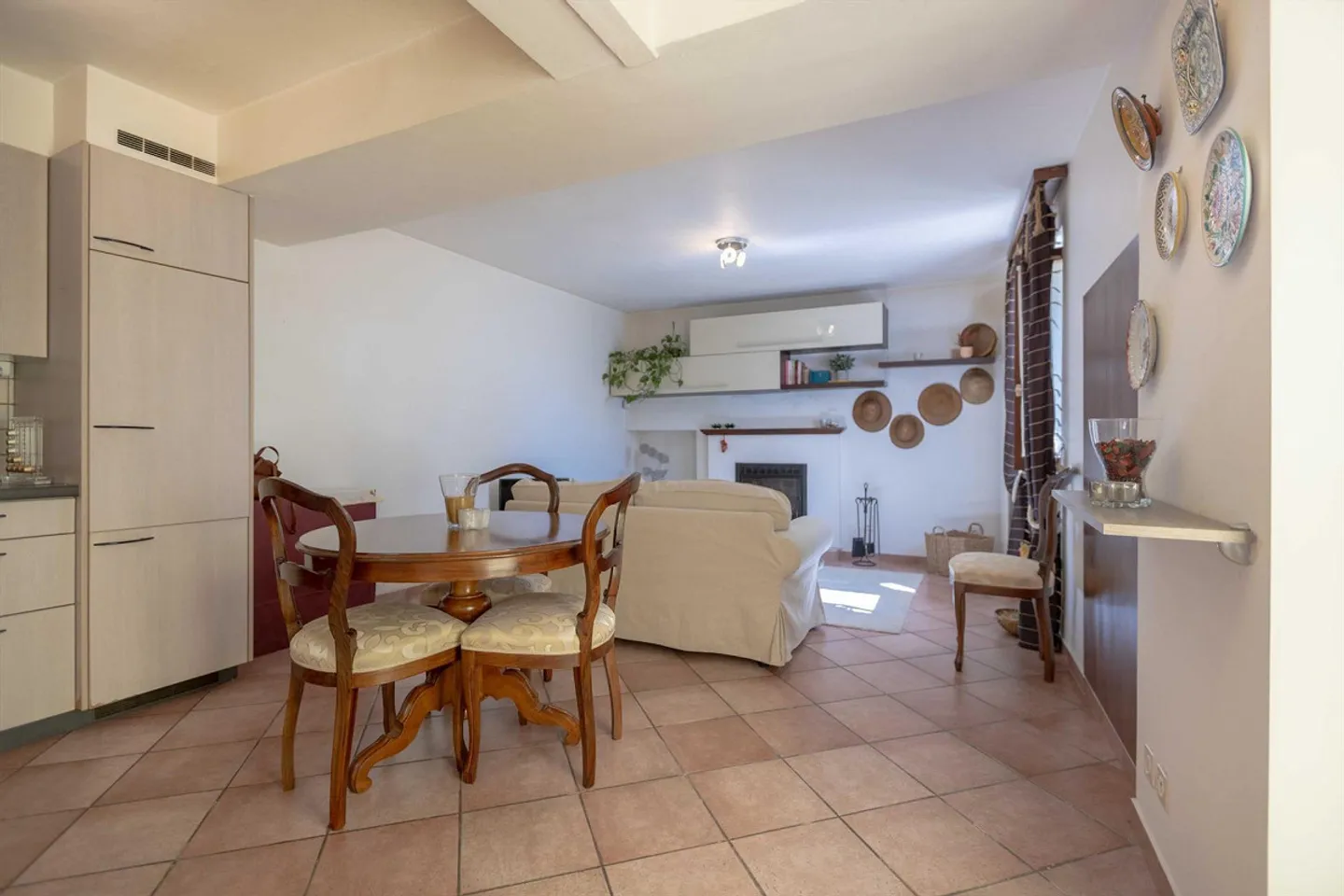 SPLENDIDO 2.5 LOCALI DUPLEX CON CAMINO IN NUCLEO A CURIO - Photo 5 of 10