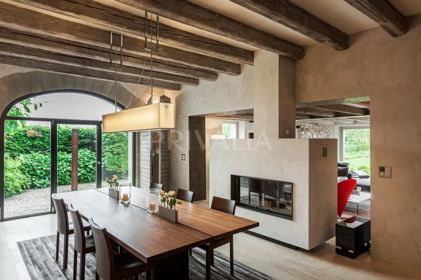 Unique : Élégant domaine alliant authenticité et design contemporain - Photo 1 sur 11