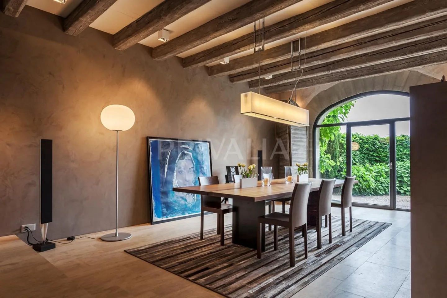 Unique : Élégant domaine alliant authenticité et design contemporain - Photo 2 sur 11