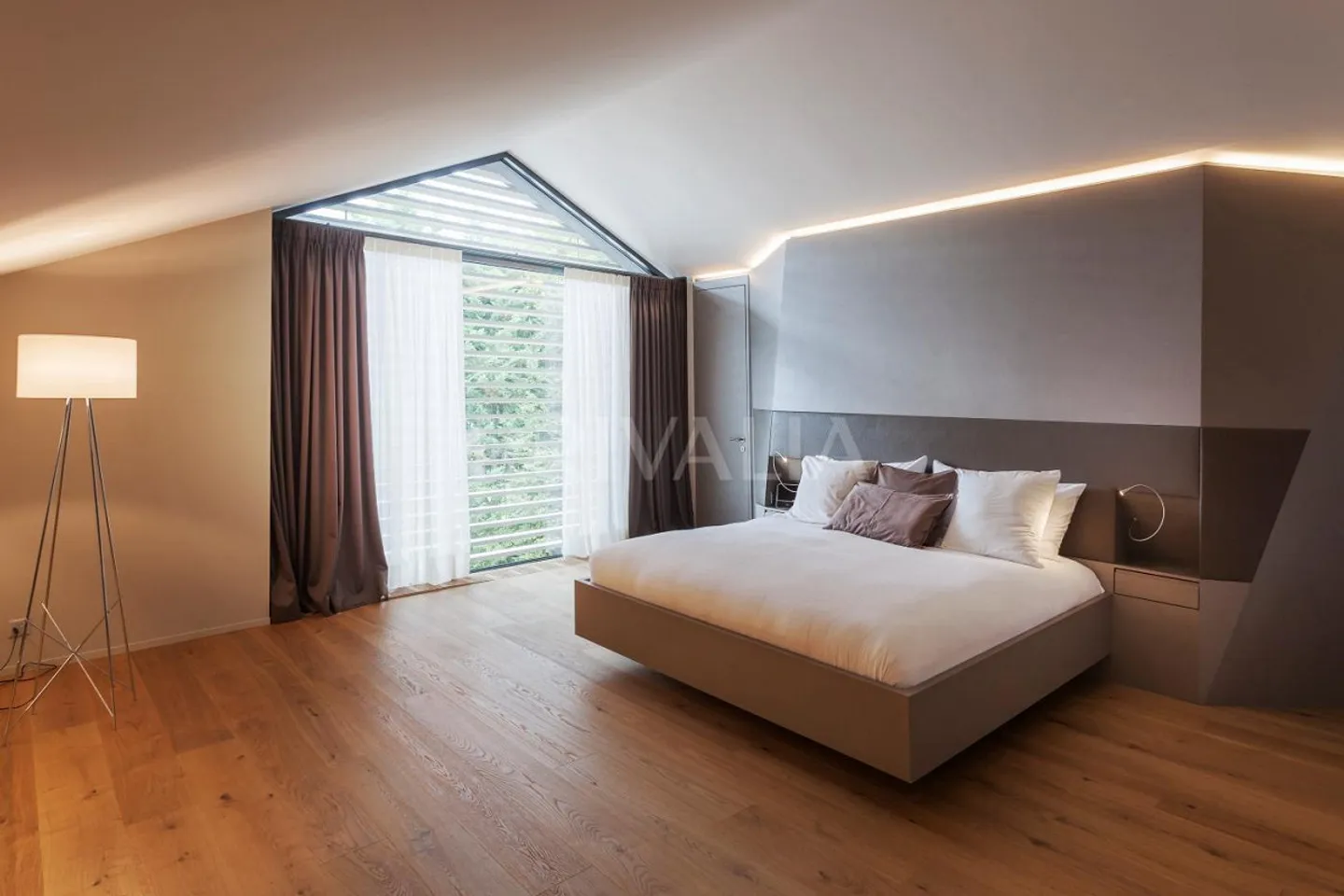 Unique : Élégant domaine alliant authenticité et design contemporain - Photo 5 sur 11