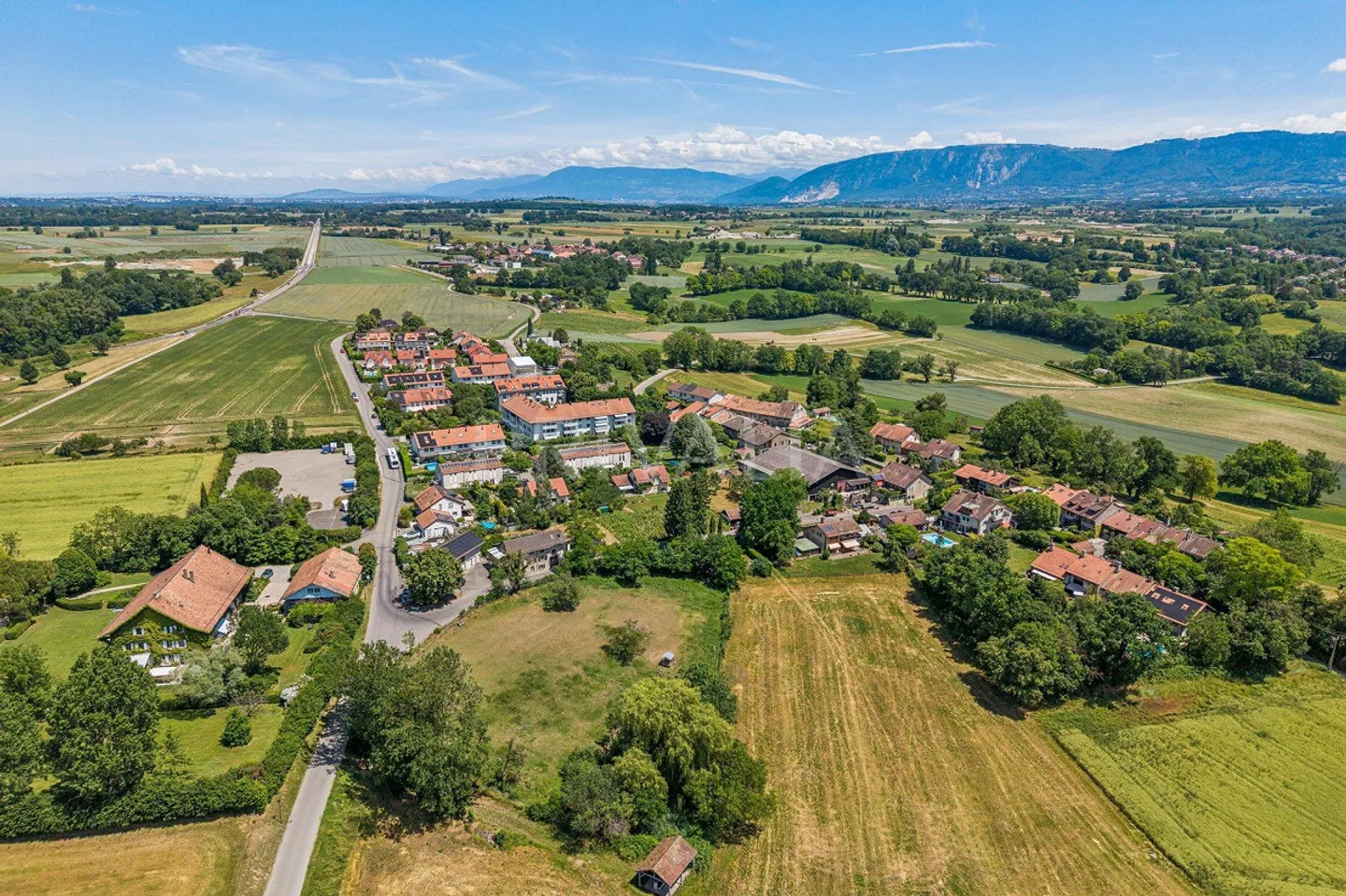 Unique : Élégant domaine alliant authenticité et design contemporain - Photo 10 sur 11