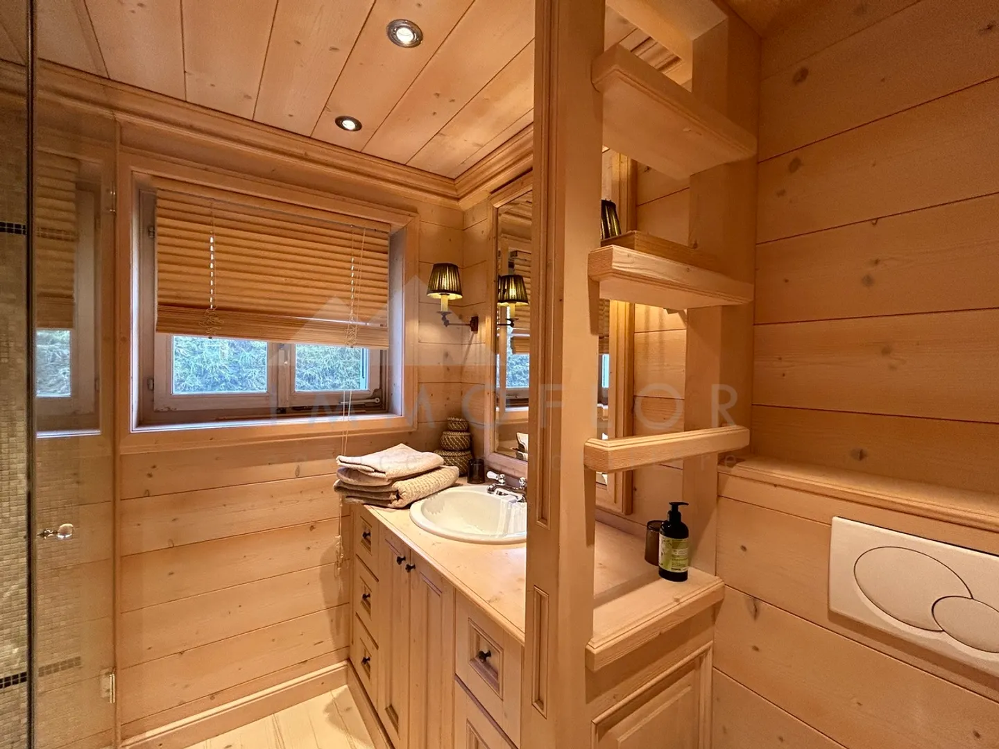 3 Room chalet - Photo 3 of 7