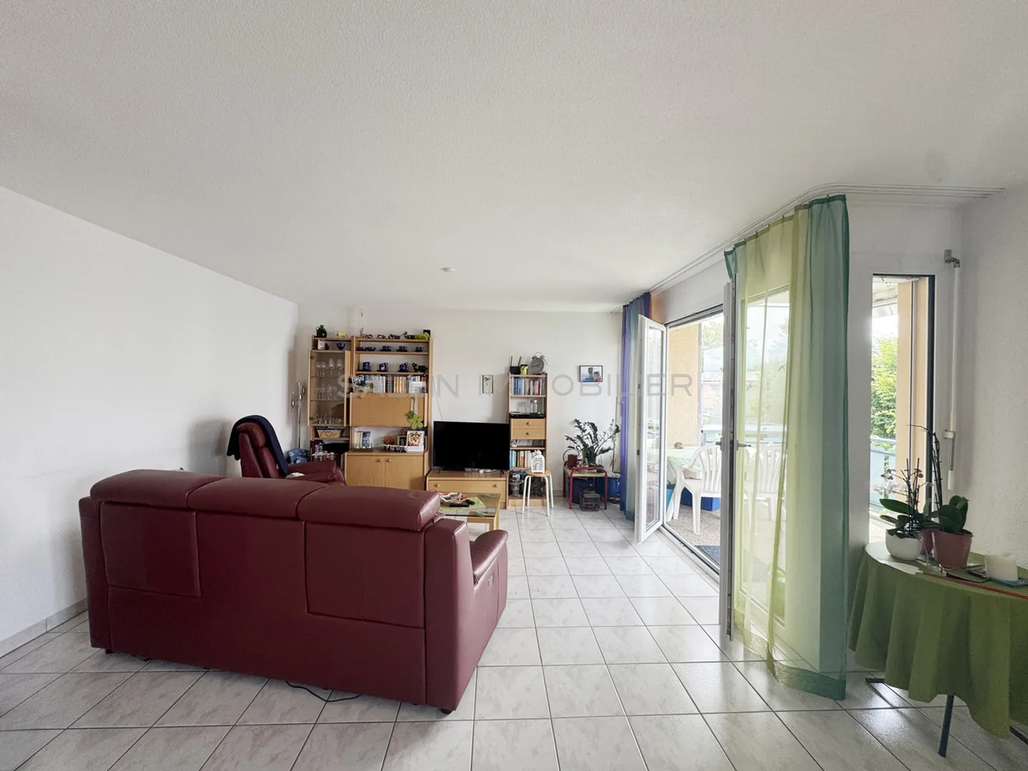 Vendita di 3 appartamenti, 2x 5 stanze e 4 stanze + 3 posti auto interni - Foto 6 di 12