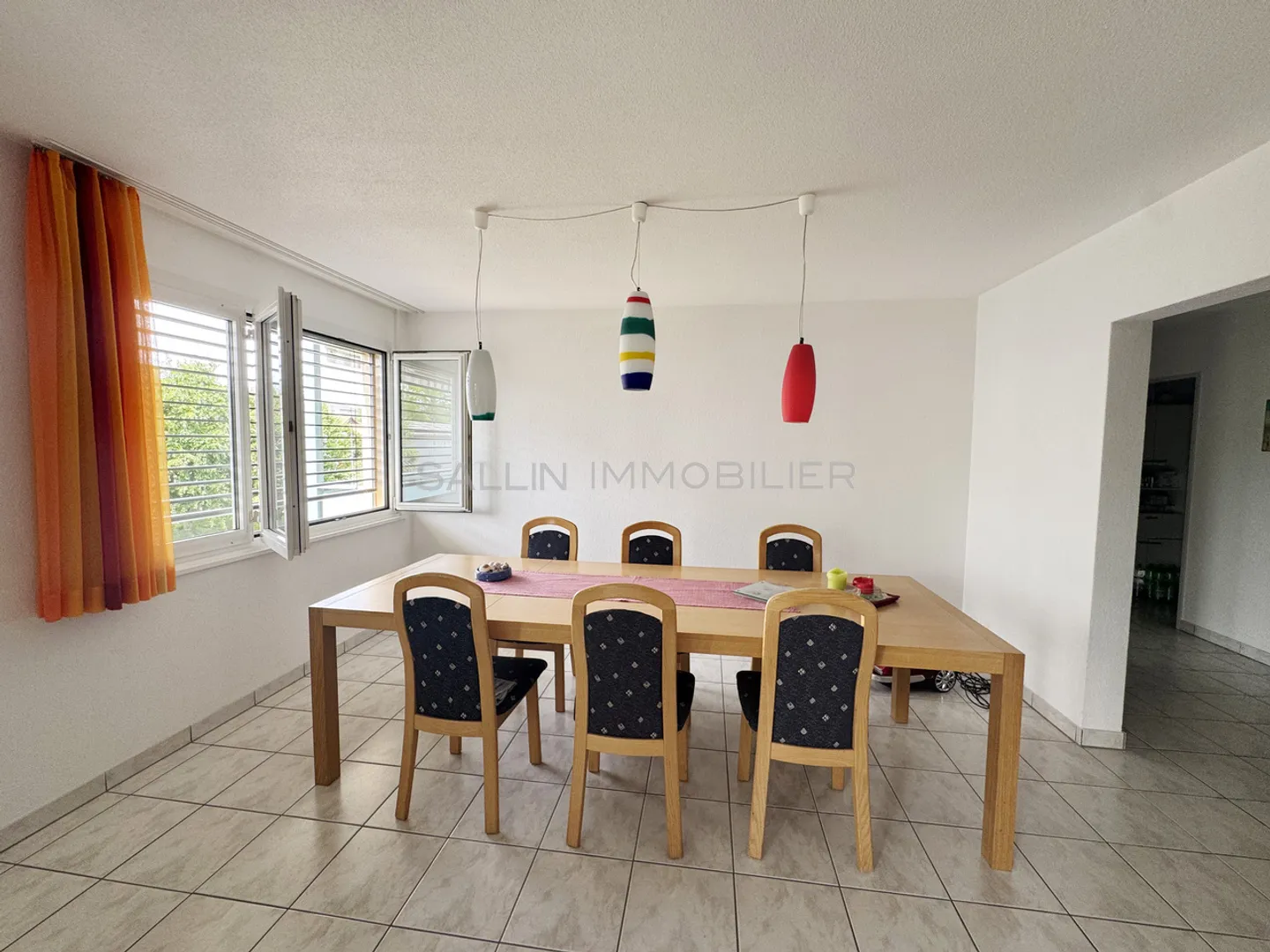 Vendita di 3 appartamenti, 2x 5 stanze e 4 stanze + 3 posti auto interni - Foto 7 di 12