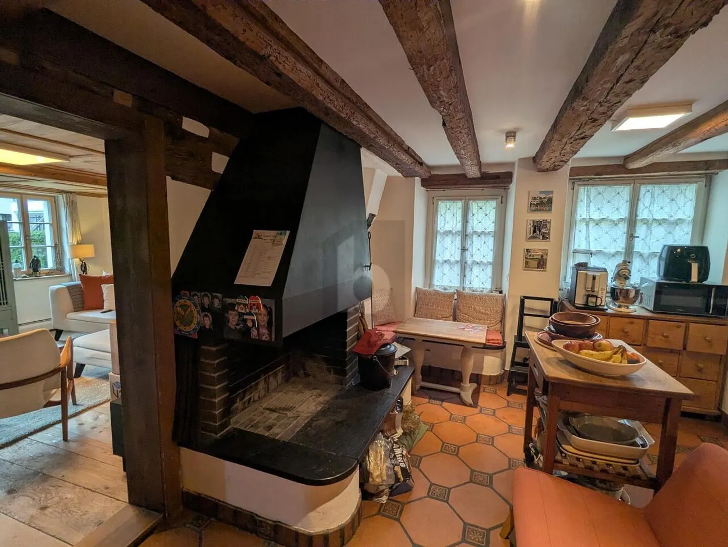 Exclusive Gem with Quiet Garden - Photo 3 of 6