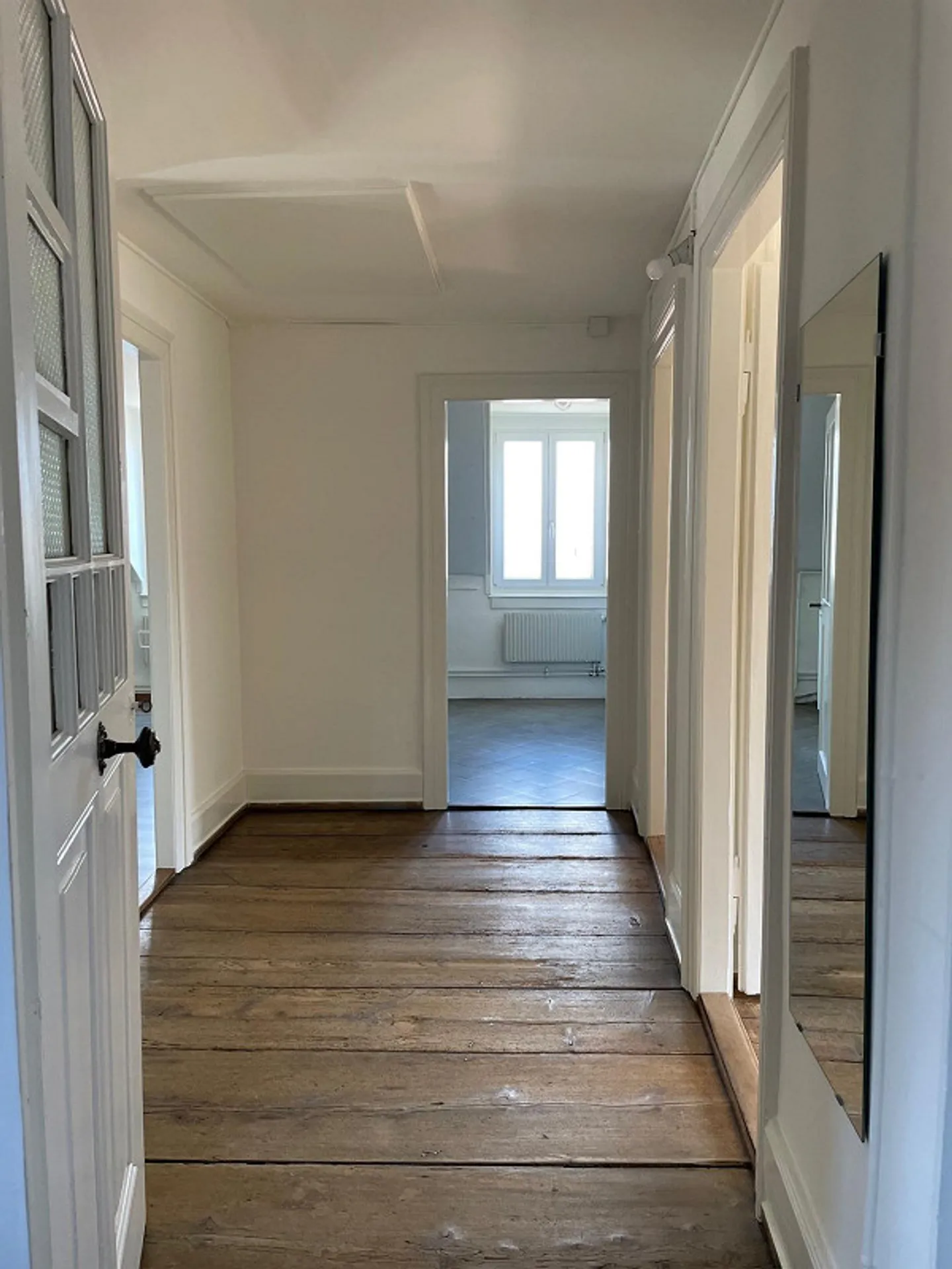 Appartement sous les toits de 3 pièces dans le cœur de Lucerne - Photo 2 sur 8