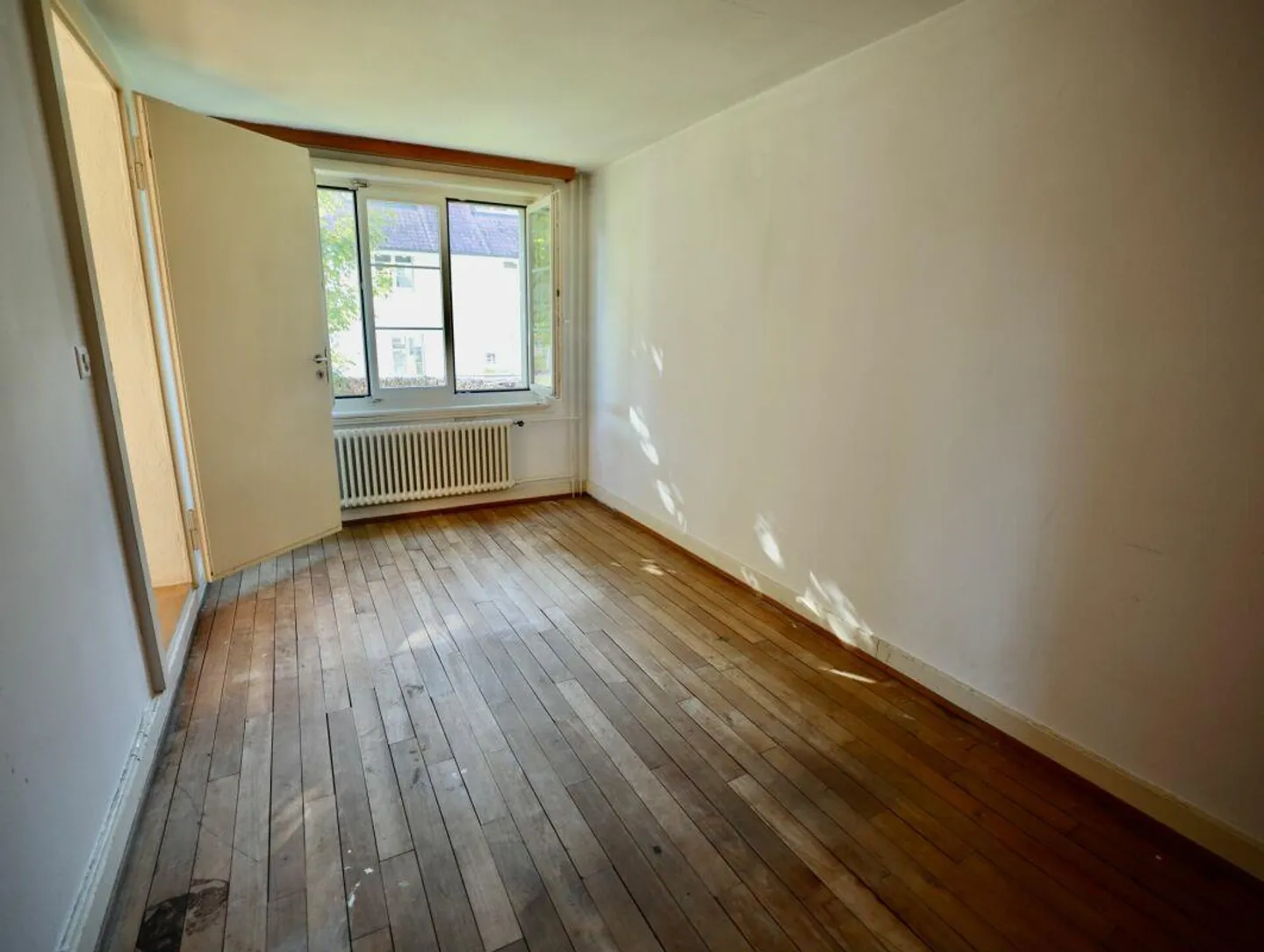 Ideale per famiglie: Appartamento con giardino 4.5 stanze - Foto 9 di 12