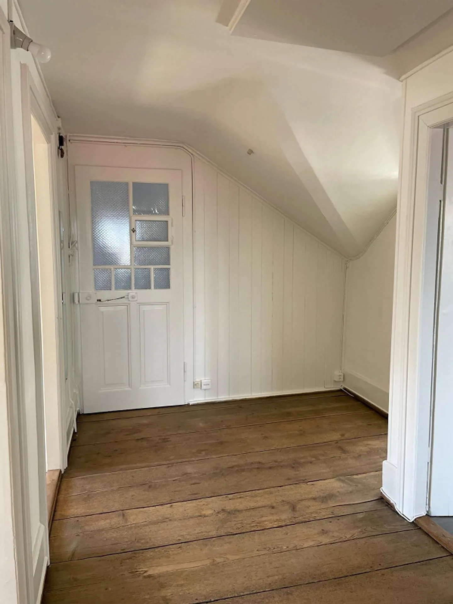 Appartement sous les toits de 3 pièces dans le cœur de Lucerne - Photo 7 sur 8