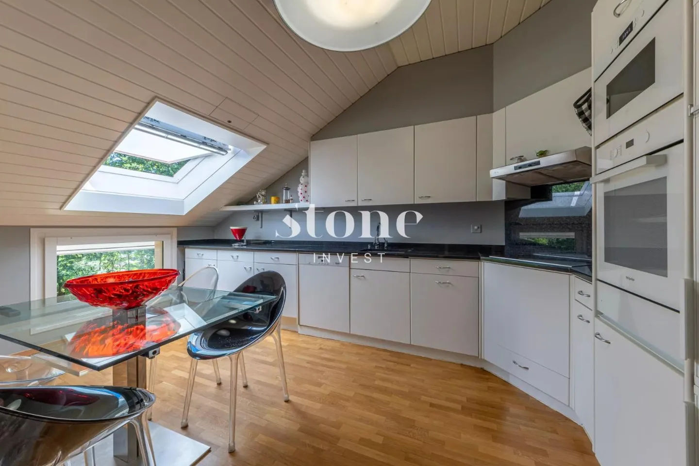 Stunning Attic with Charm - Photo 3 of 9