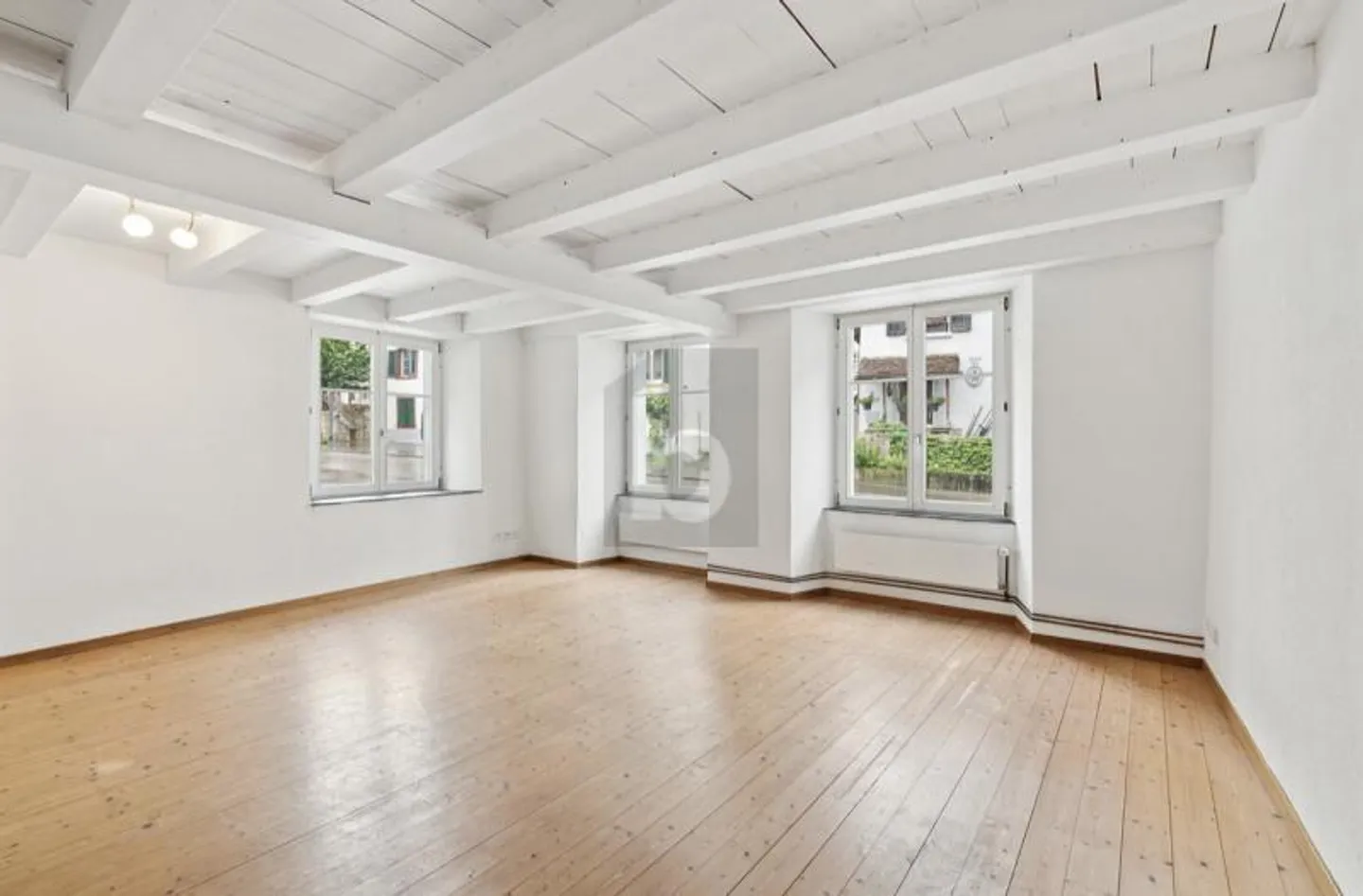 ATTIC CONVERTIBLE, FULLY RENTED & TOP YIELD! - Photo 3 of 5