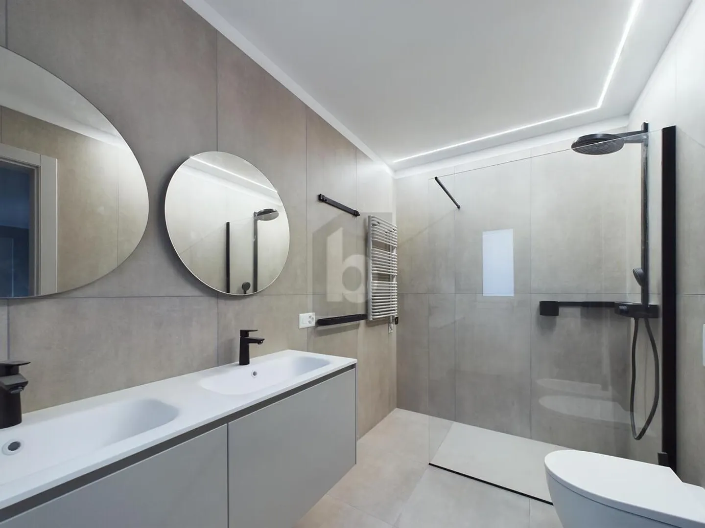 MODERNO E CON GIARDINO - Foto 3 di 6