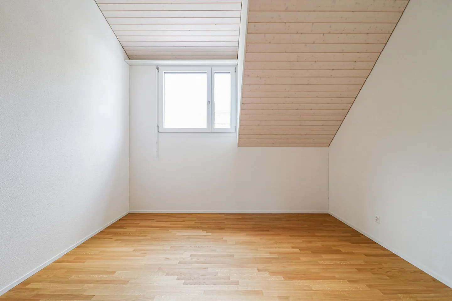 Unique 4½-room apartment in ownership standard - Photo 6 of 8