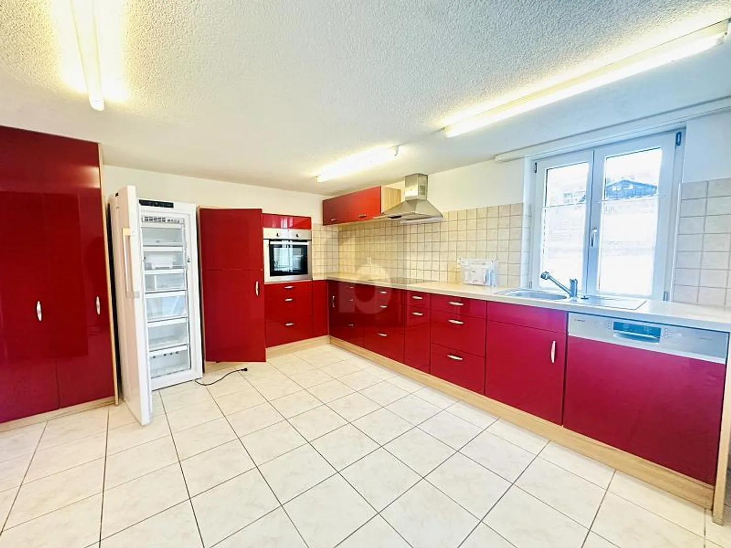 QUIET IN A CENTRAL LOCATION - Photo 3 of 6