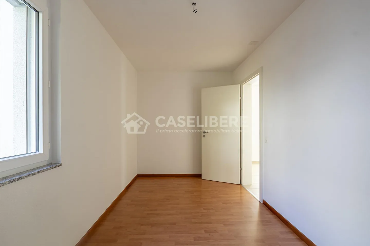 ELEGANT 3.5 ROOMS IN SOLDUNO WITH GARDEN AND OPEN VIEW - Photo 9 of 15