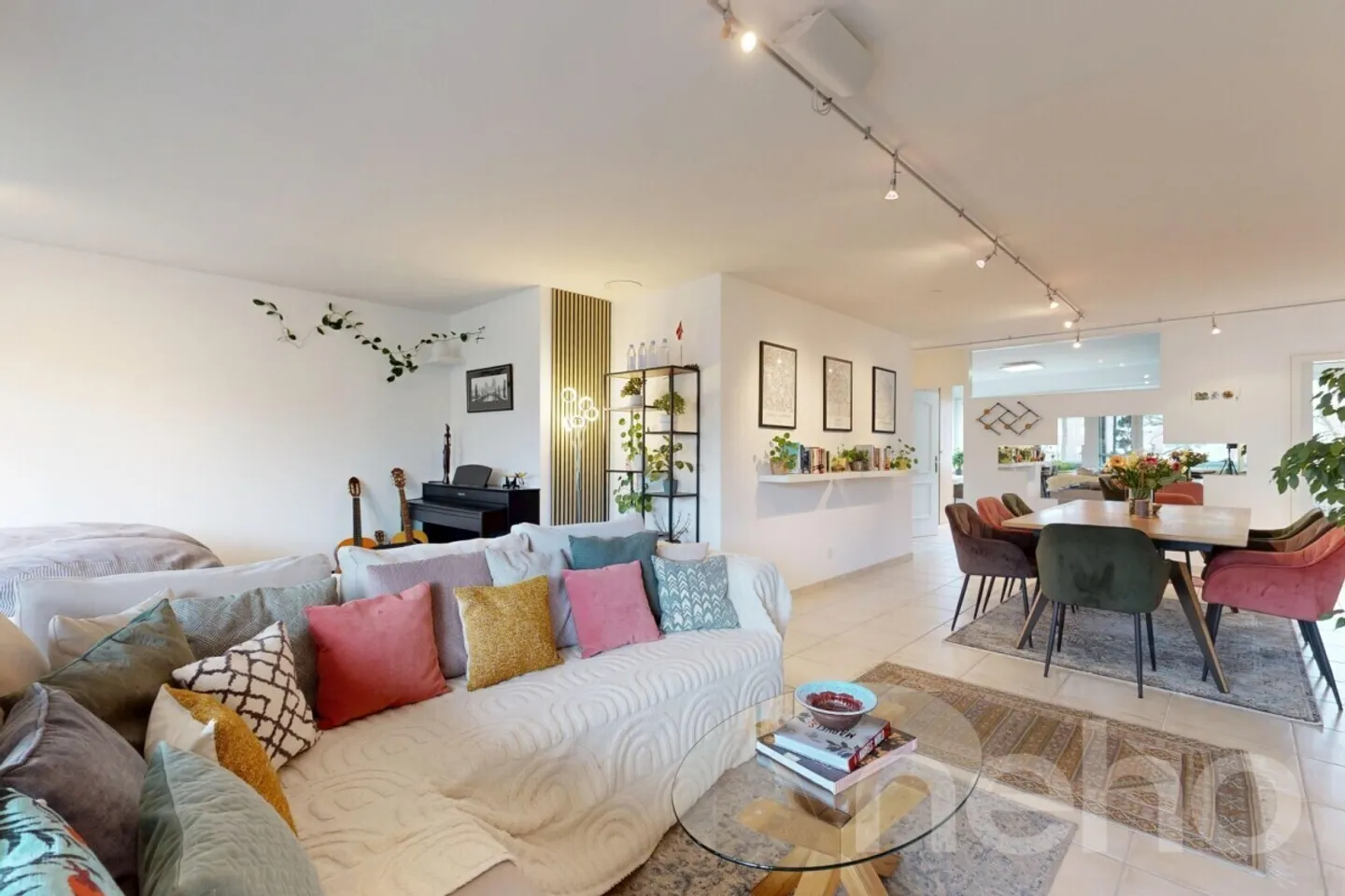 Appartamento in vendita - Foto 2 di 12