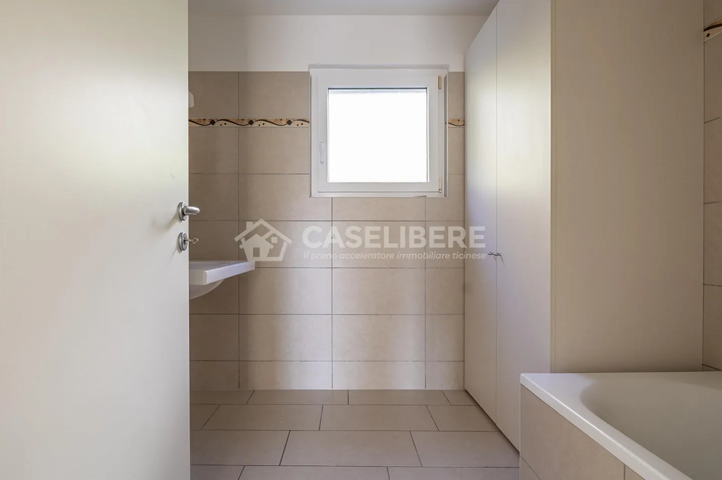 ELEGANT 3.5 ROOMS IN SOLDUNO WITH GARDEN AND OPEN VIEW - Photo 10 of 15