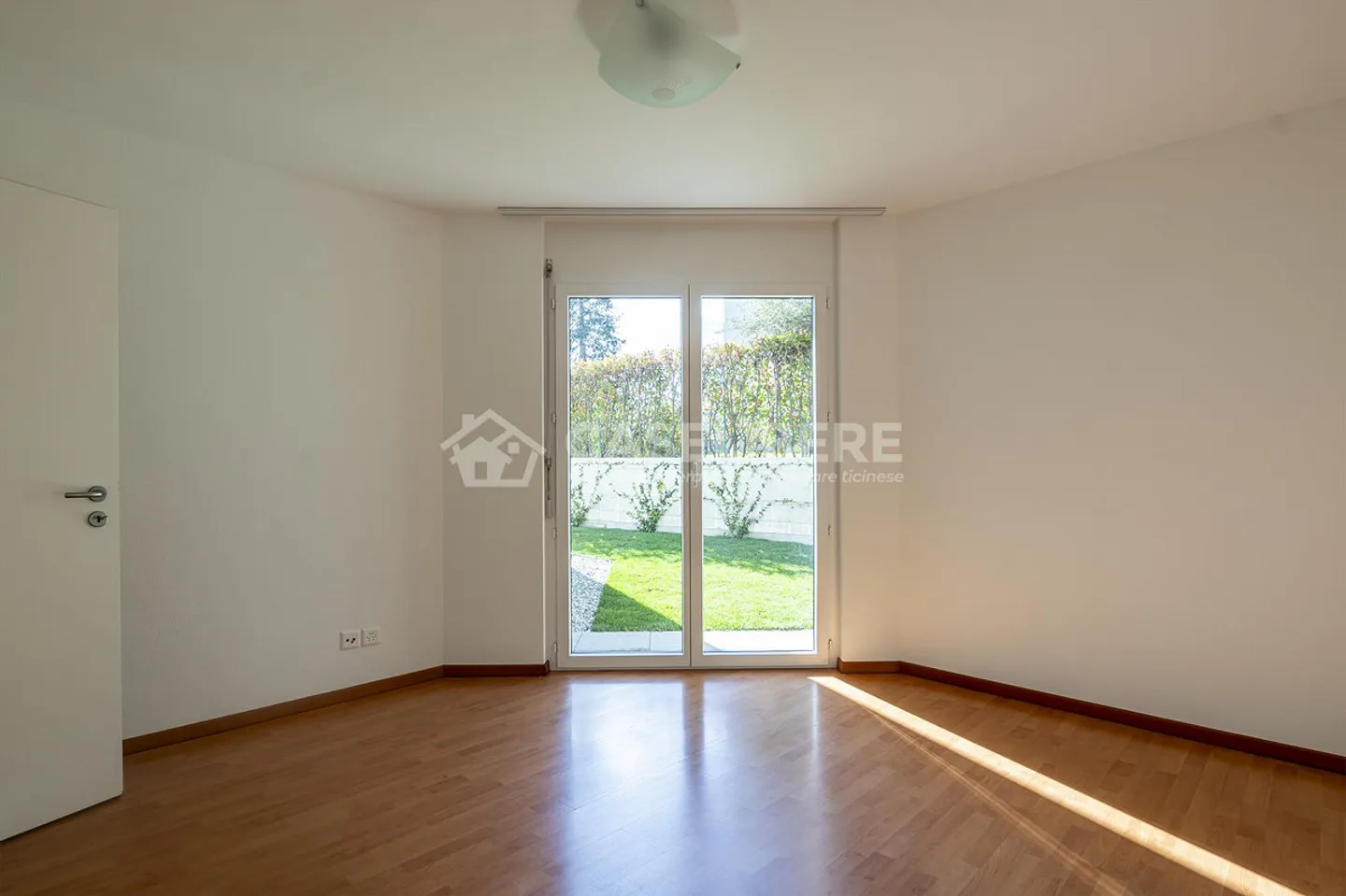 ELEGANT 3.5 ROOMS IN SOLDUNO WITH GARDEN AND OPEN VIEW - Photo 12 of 15