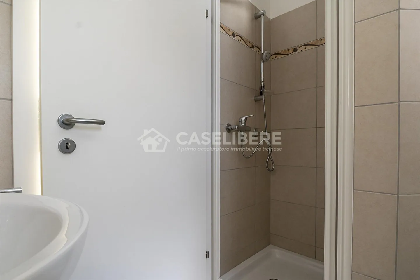 ELEGANT 3.5 ROOMS IN SOLDUNO WITH GARDEN AND OPEN VIEW - Photo 15 of 15