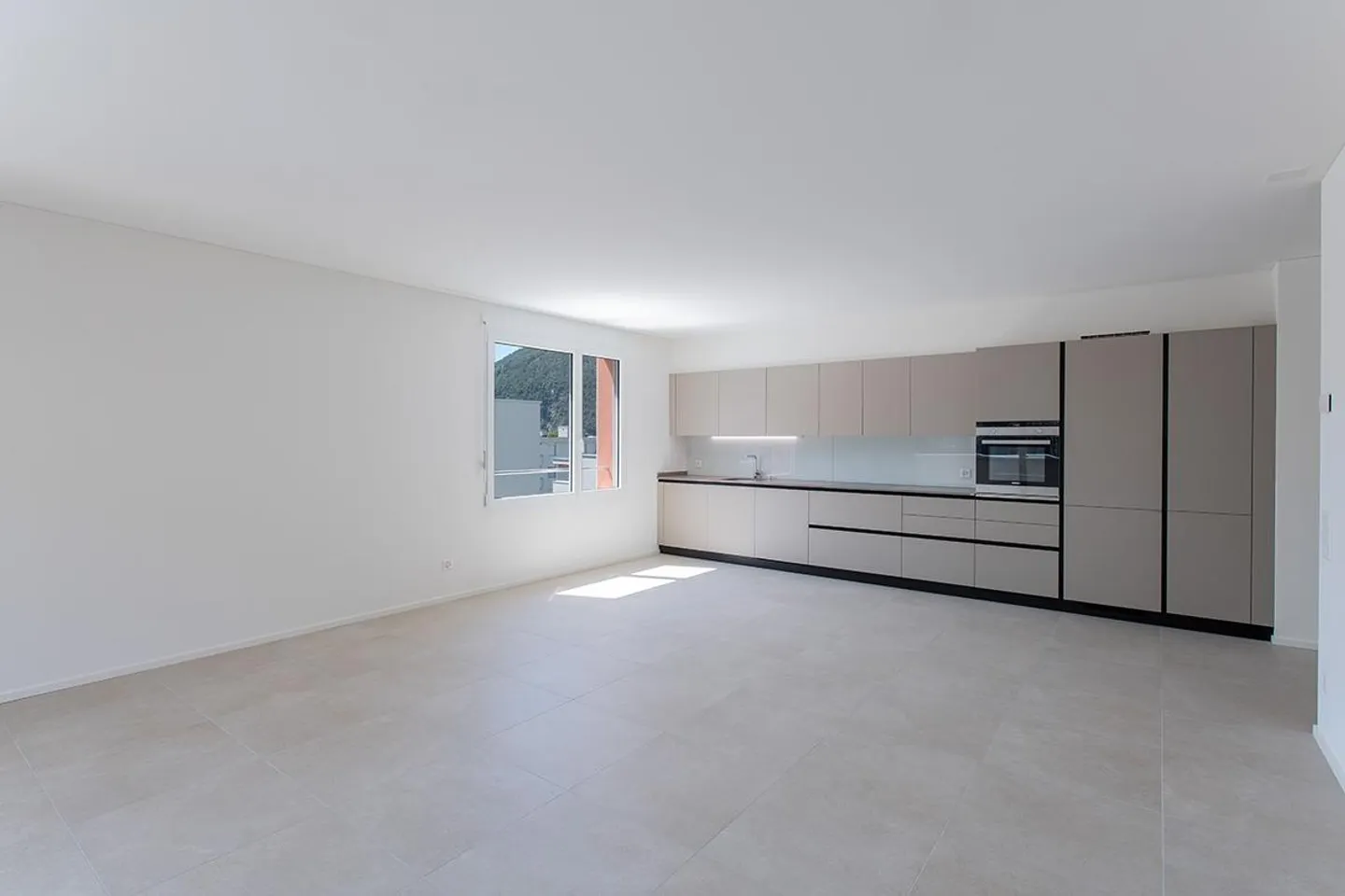 Modernes Apartment mit Terrasse - Foto 2 von 8