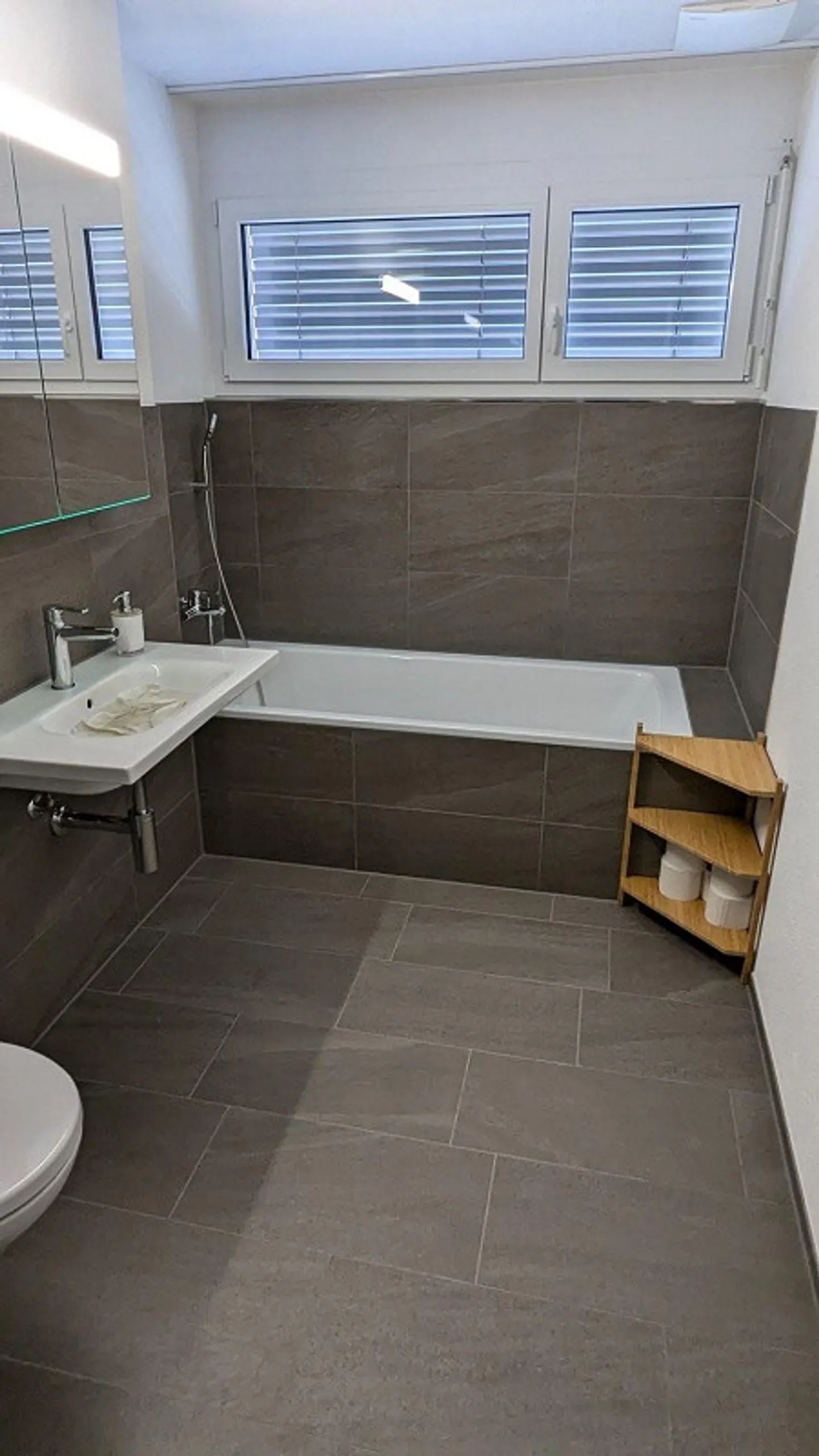 Modern 2.5-room apartment with private washing tower - Photo 4 of 8
