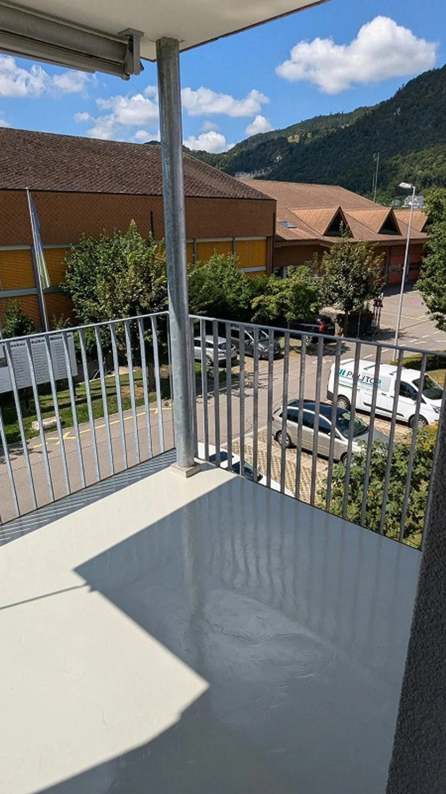 Modern 2.5-room apartment with private washing tower - Photo 6 of 8