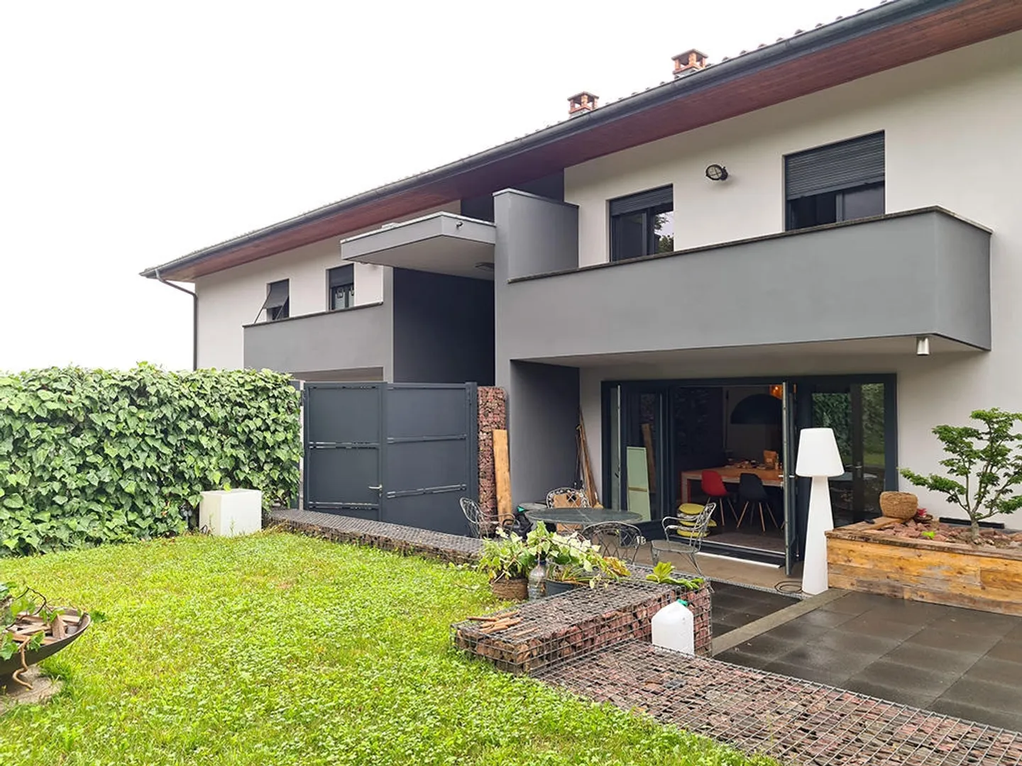 «11.5 Zimmer Mehrfamilienhaus» - Foto 1 di 5