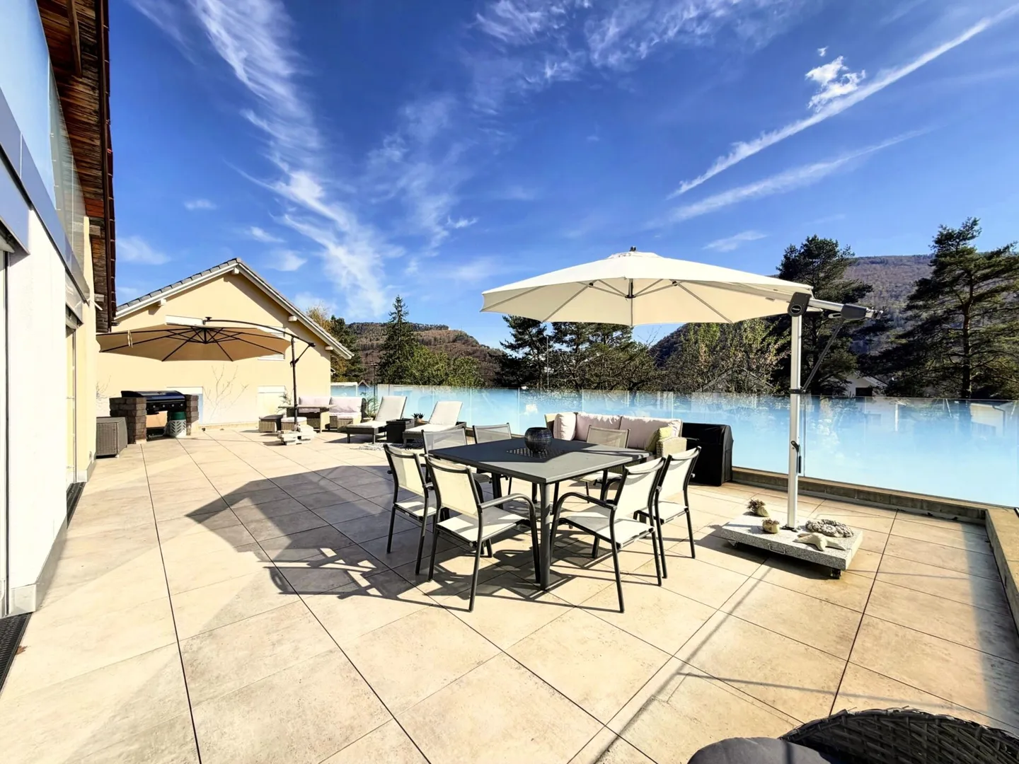 Dreamlike single-family house with large terrace and idyllic garden seating areas! - Photo 14 of 18