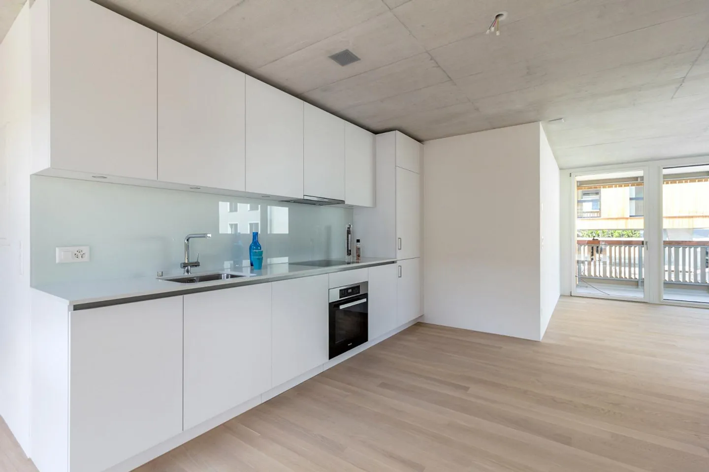 Moderne 2.5-Zimmerwohnung im Seehof - Foto 2 von 5
