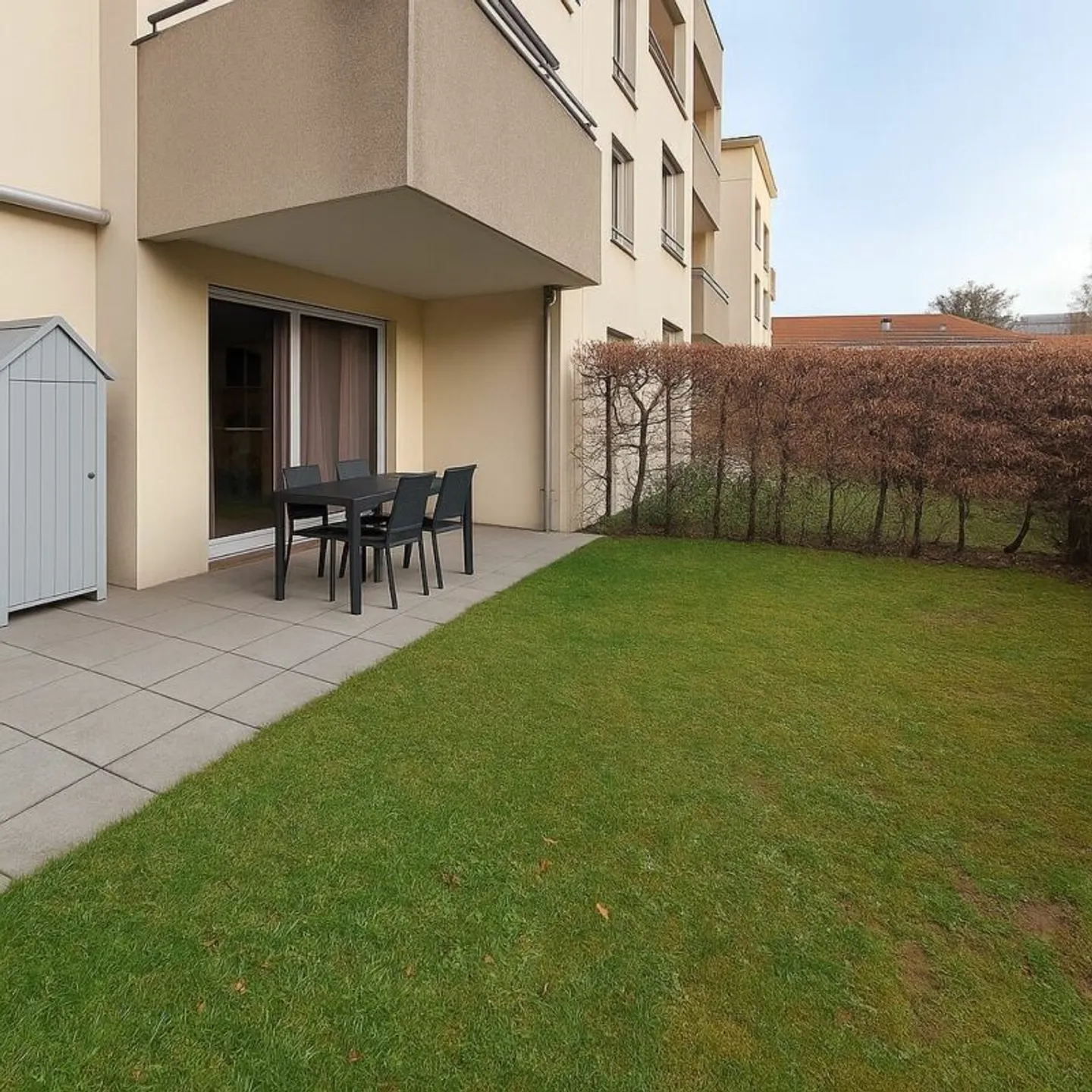 Appartement moderne de 4,5 pièces avec jardin - Photo 10 sur 11