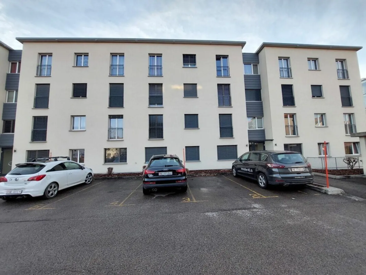 Appartement moderne de 4,5 pièces avec jardin - Photo 11 sur 11