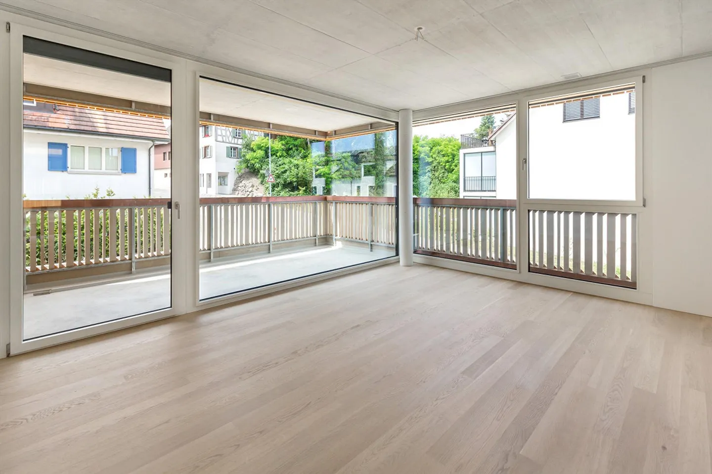 Moderne 2.5-Zimmerwohnung im Seehof - Foto 3 von 5