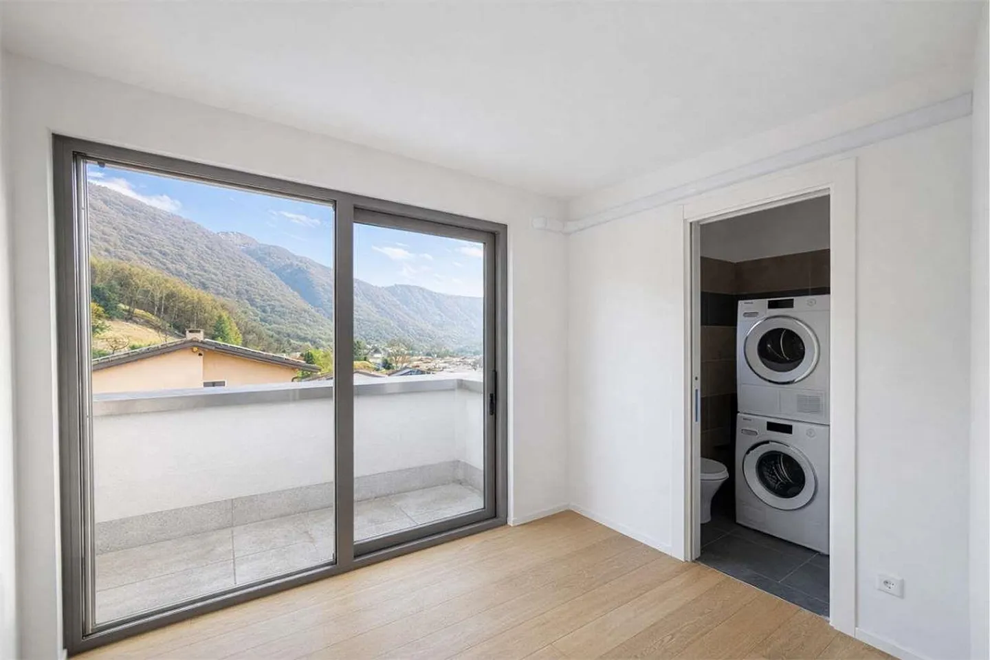 Appartement élégant de 5 pièces avec jardin privé à Bironico - Photo 12 sur 13