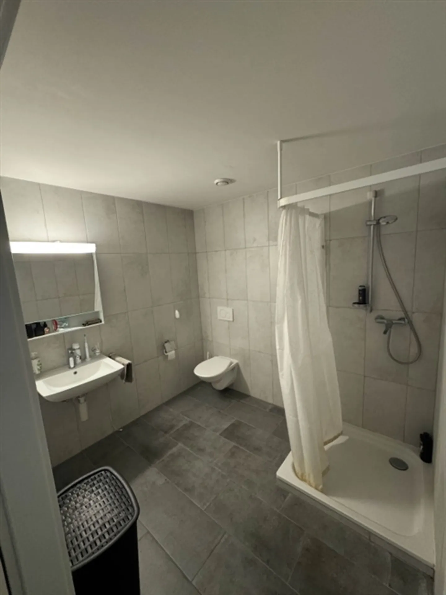 Studio dans le centre de Neuchâtel - Photo 3 sur 3