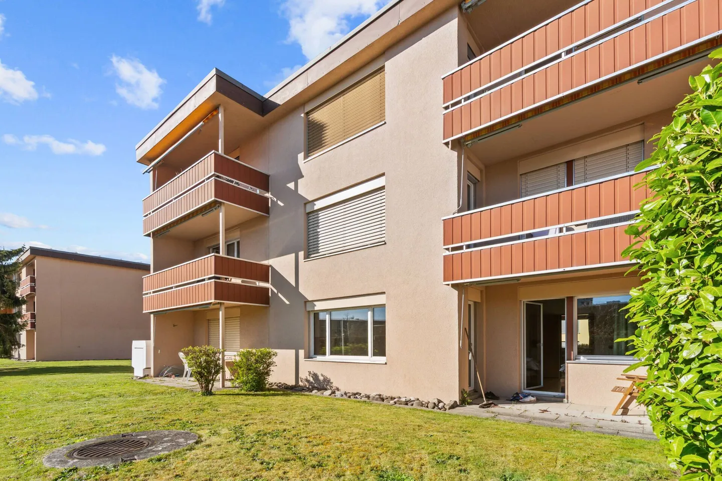 Bien d'investissement : Deux maisons multifamiliales à vendre à Oberentfelden - Photo 1 sur 5