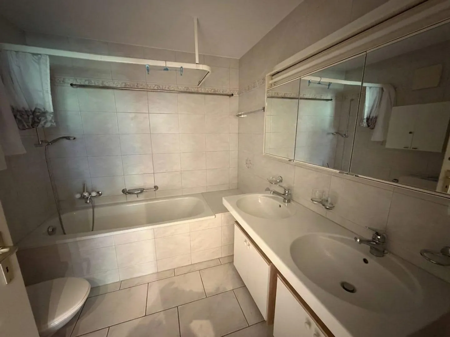 4-room apartment with balcony & garage for sale in Unterkulm - Photo 8 of 10