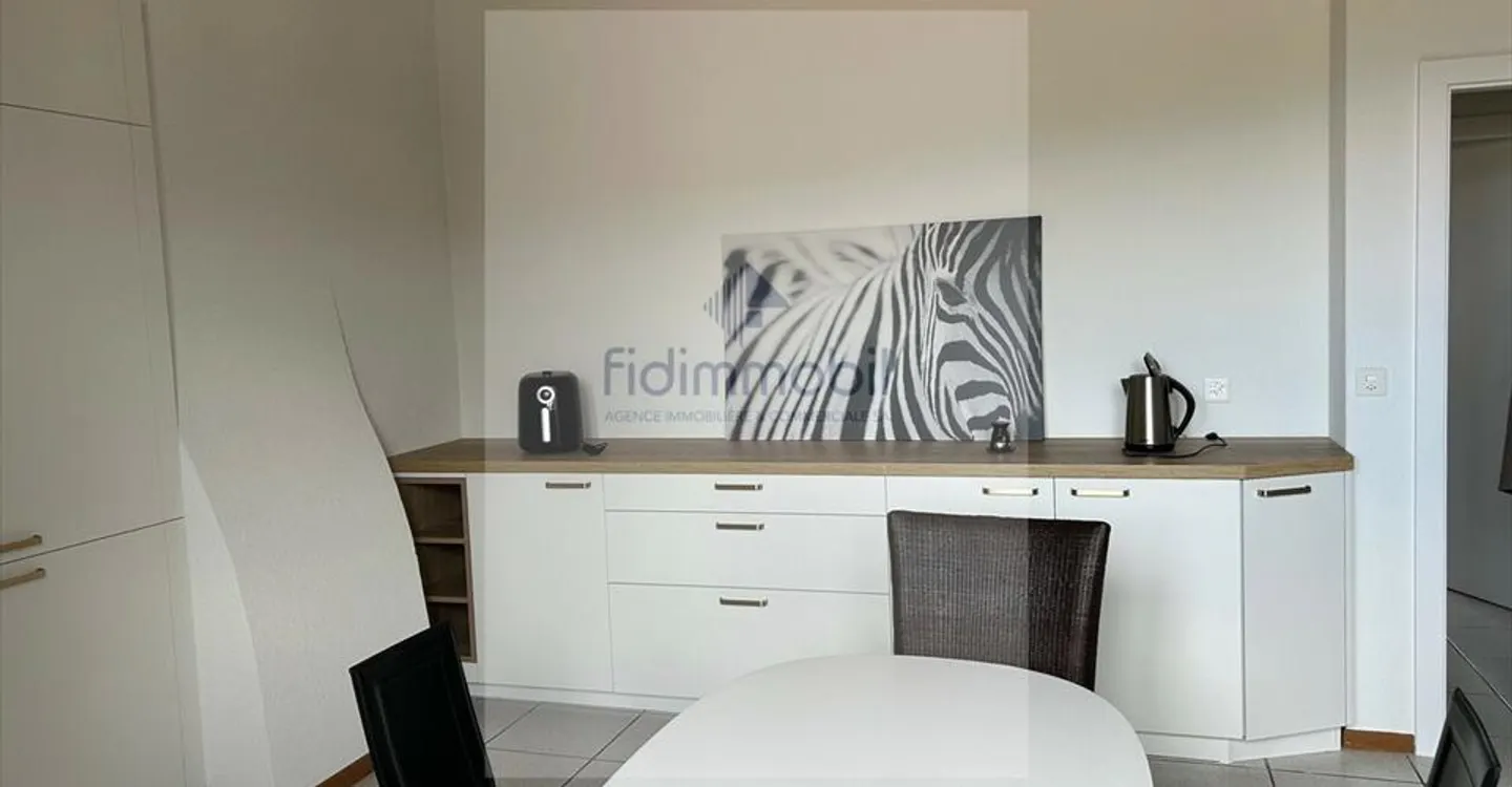 BELLISSIMO APPARTAMENTO PARZIALMENTE RISTRUTTURATO IN UNA CASA DI PAESE - Foto 4 di 12