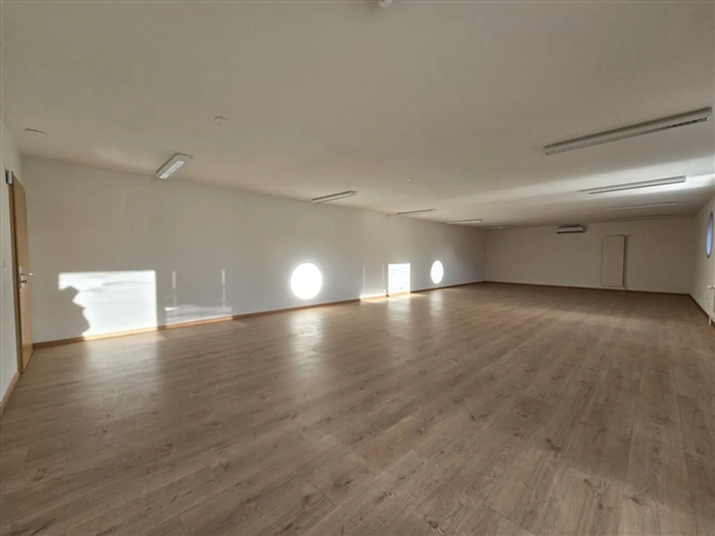 Eccellente posizione - Spazio commerciale / ufficio - 95m² - Crissier - Foto 3 di 5