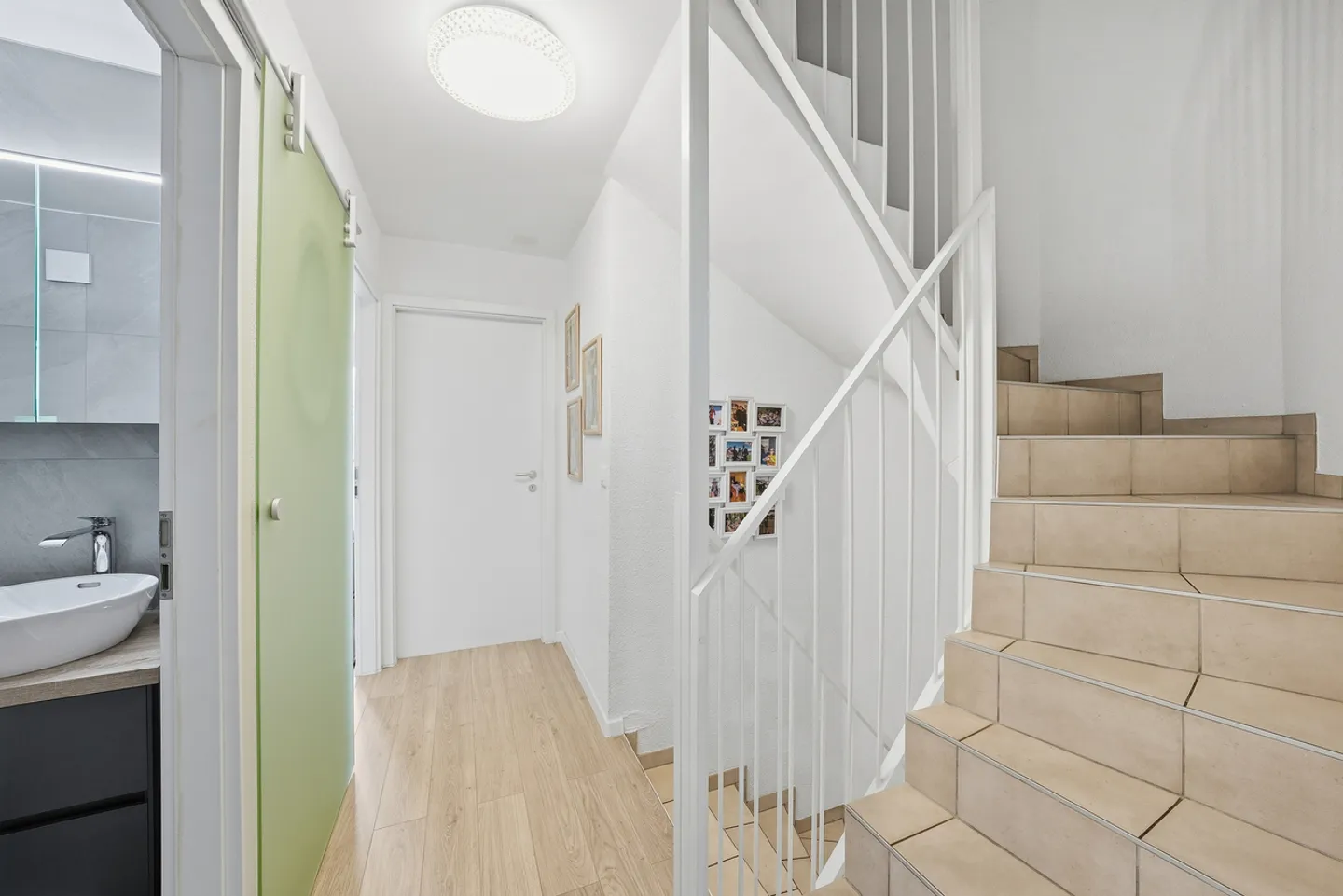 Maison mitoyenne 5,5 pièces avec jardin et vue imprenable sur le lac - Photo 20 sur 28