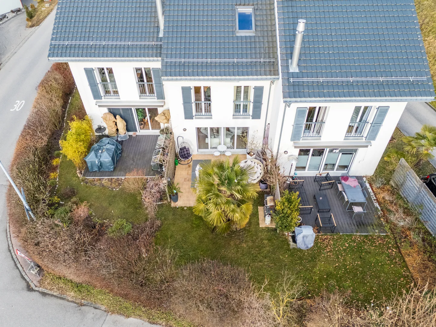 Maison mitoyenne 5,5 pièces avec jardin et vue imprenable sur le lac - Photo 25 sur 28