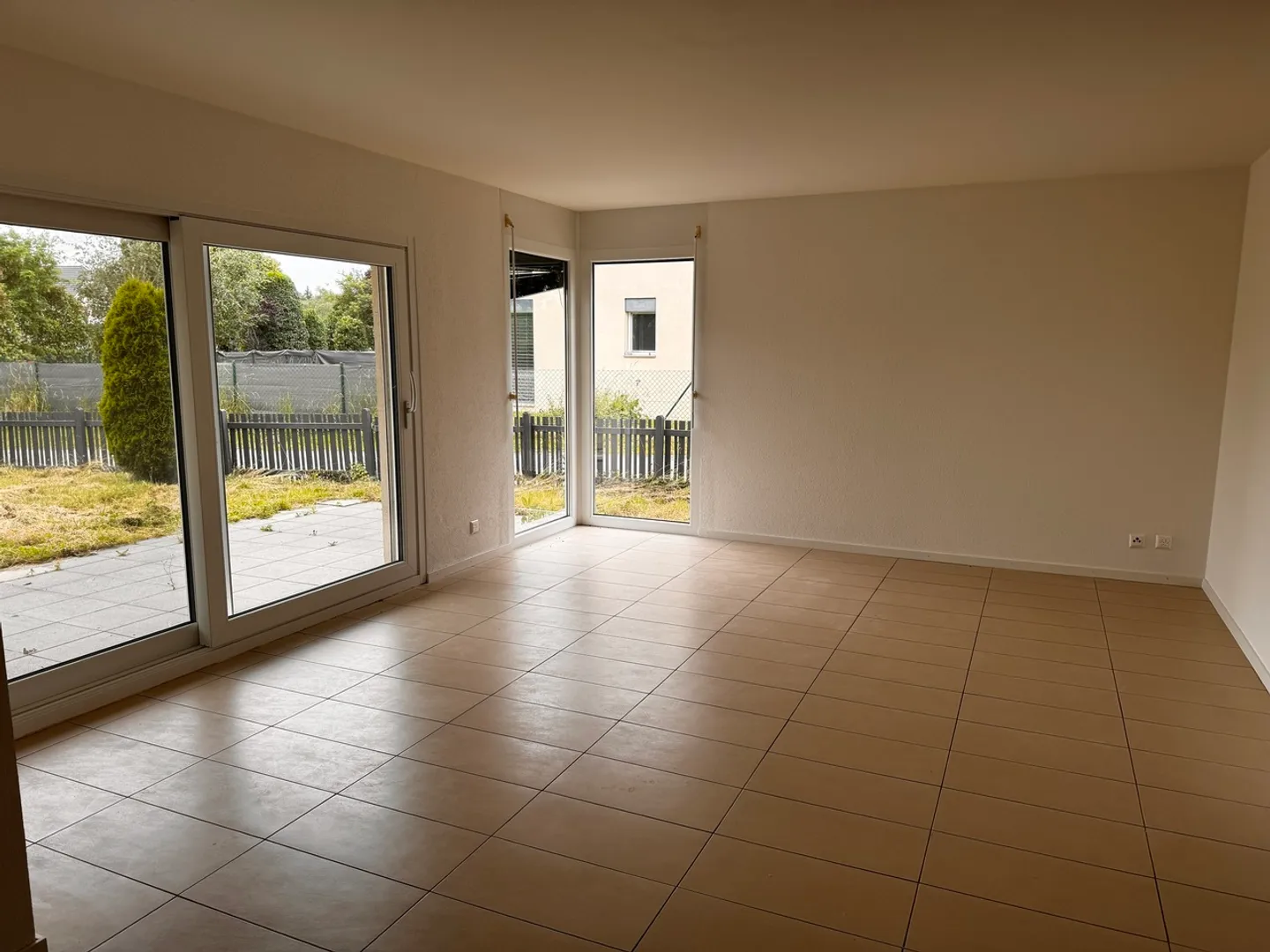 «Grandsivaz, zu vermieten, Wohnung von 4,5 Zimmern, 100m2, Garten von 100m2» - Foto 1 von 8