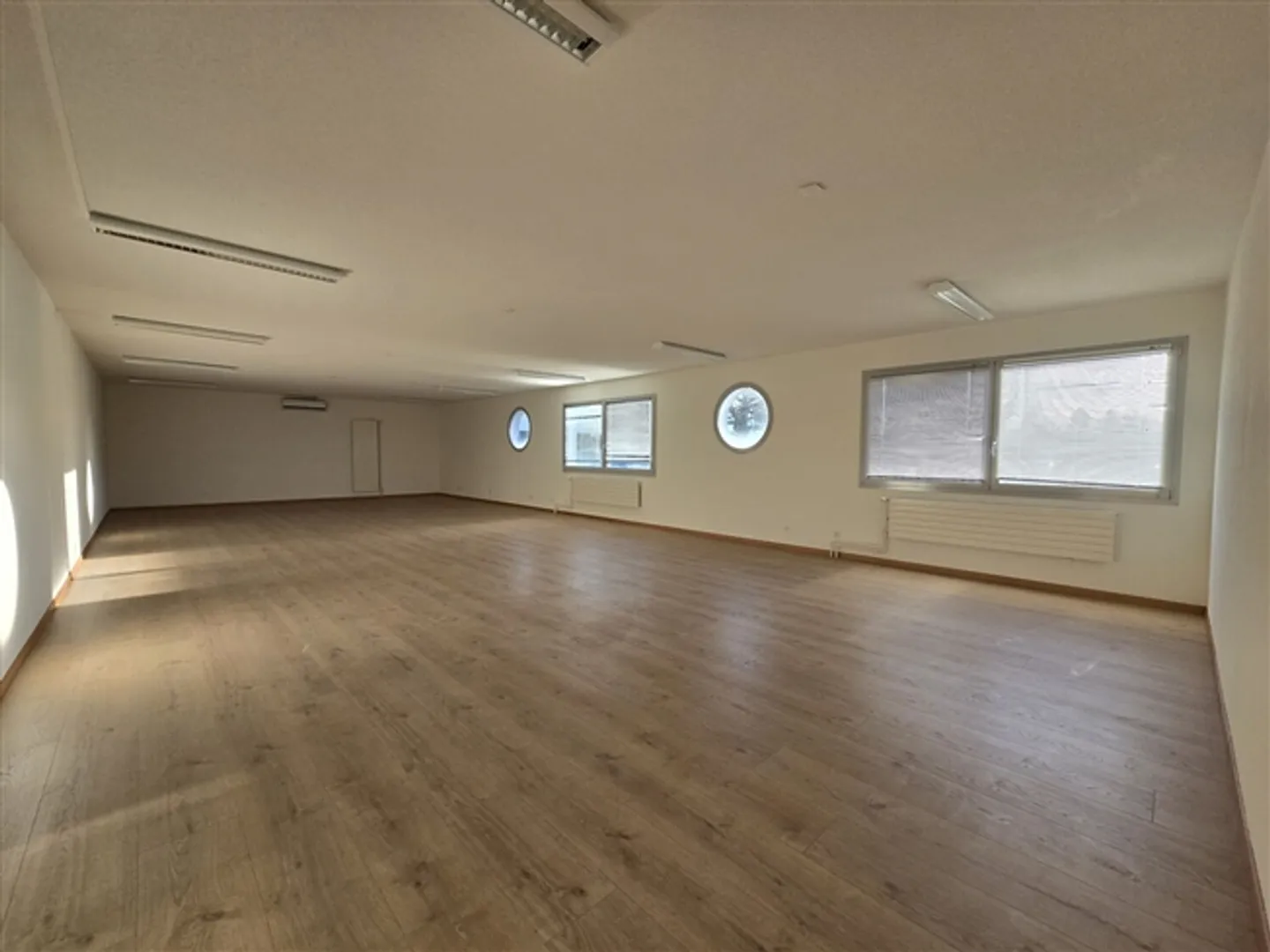 Eccellente posizione - Spazio commerciale / ufficio - 95m² - Crissier - Foto 5 di 5