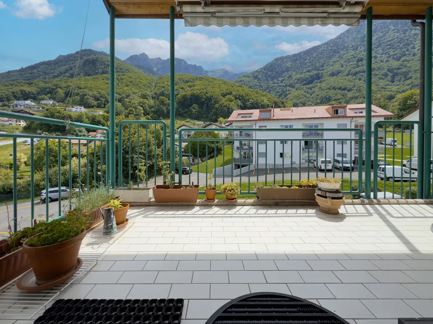 Appartement de 4,5 pièces avec 2 balcons. - Photo 2 sur 13
